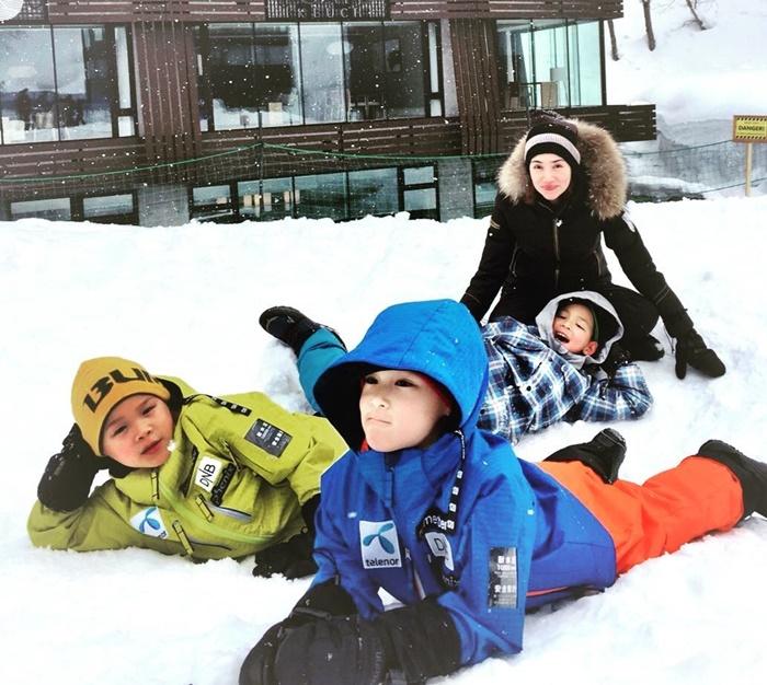 ลูกชาย บัวชมพู ฟอร์ด