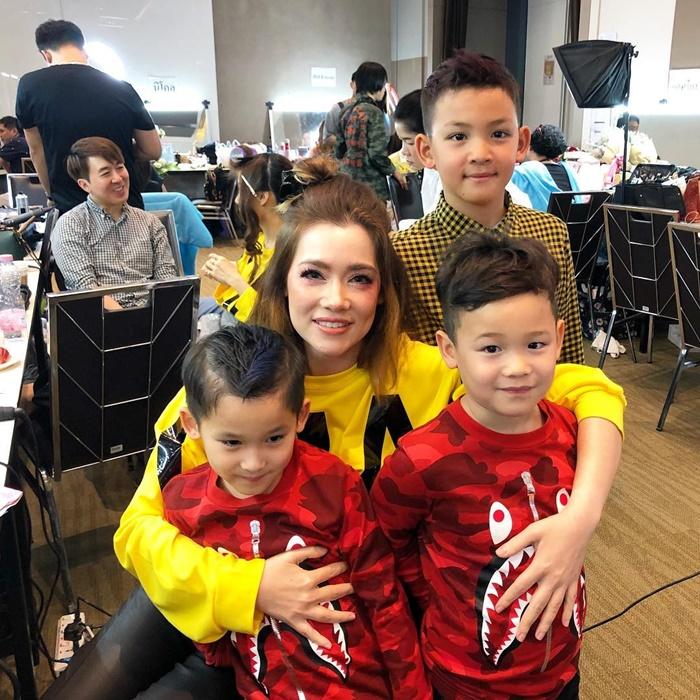 ลูกชาย บัวชมพู ฟอร์ด