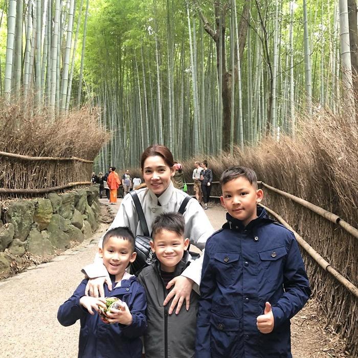 ลูกชาย บัวชมพู ฟอร์ด