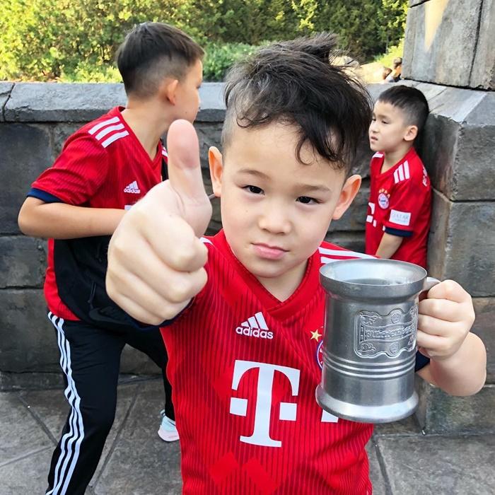 ลูกชาย บัวชมพู ฟอร์ด