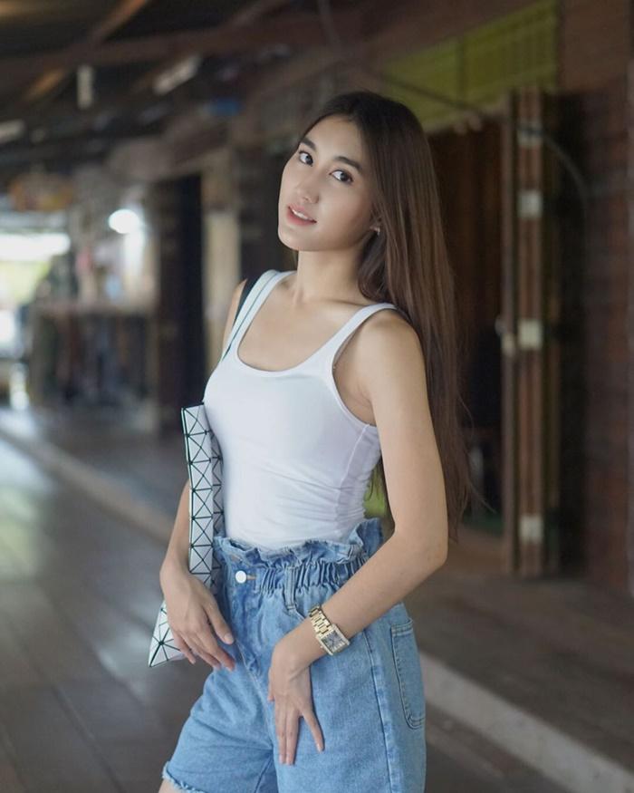 เบสท์ รักษ์วนีย์