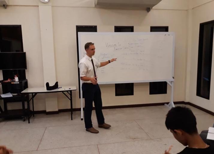 สอนภาษาอังกฤษแบบฟรีๆ