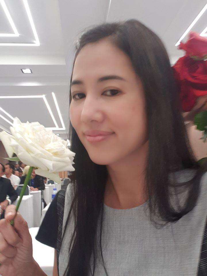 เอ๋ ปารีณา