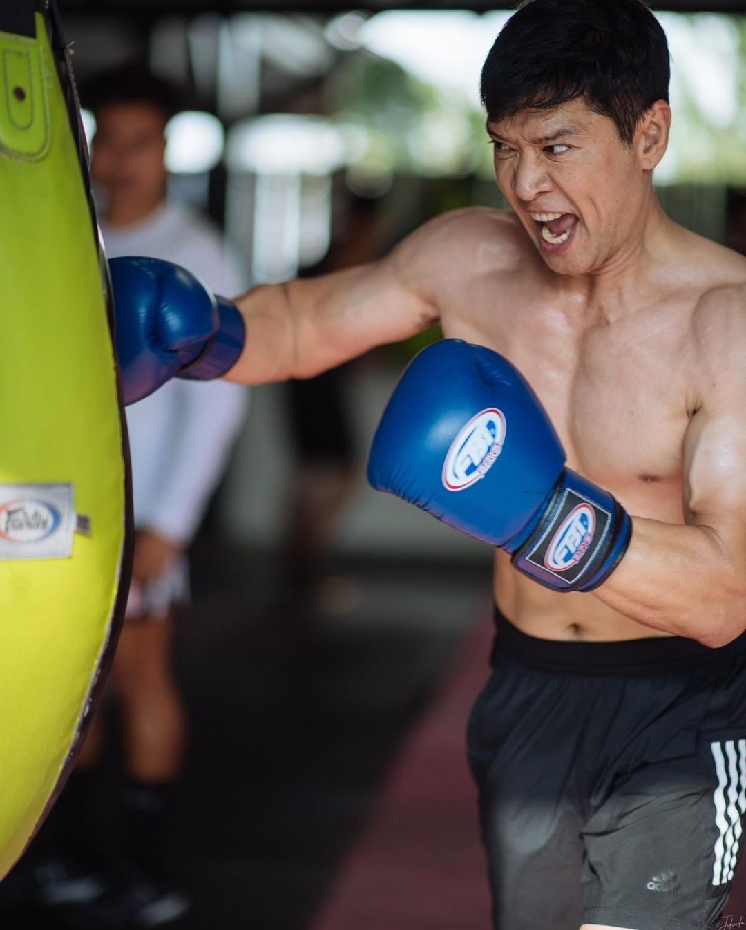 หนุ่ม คงกะพัน