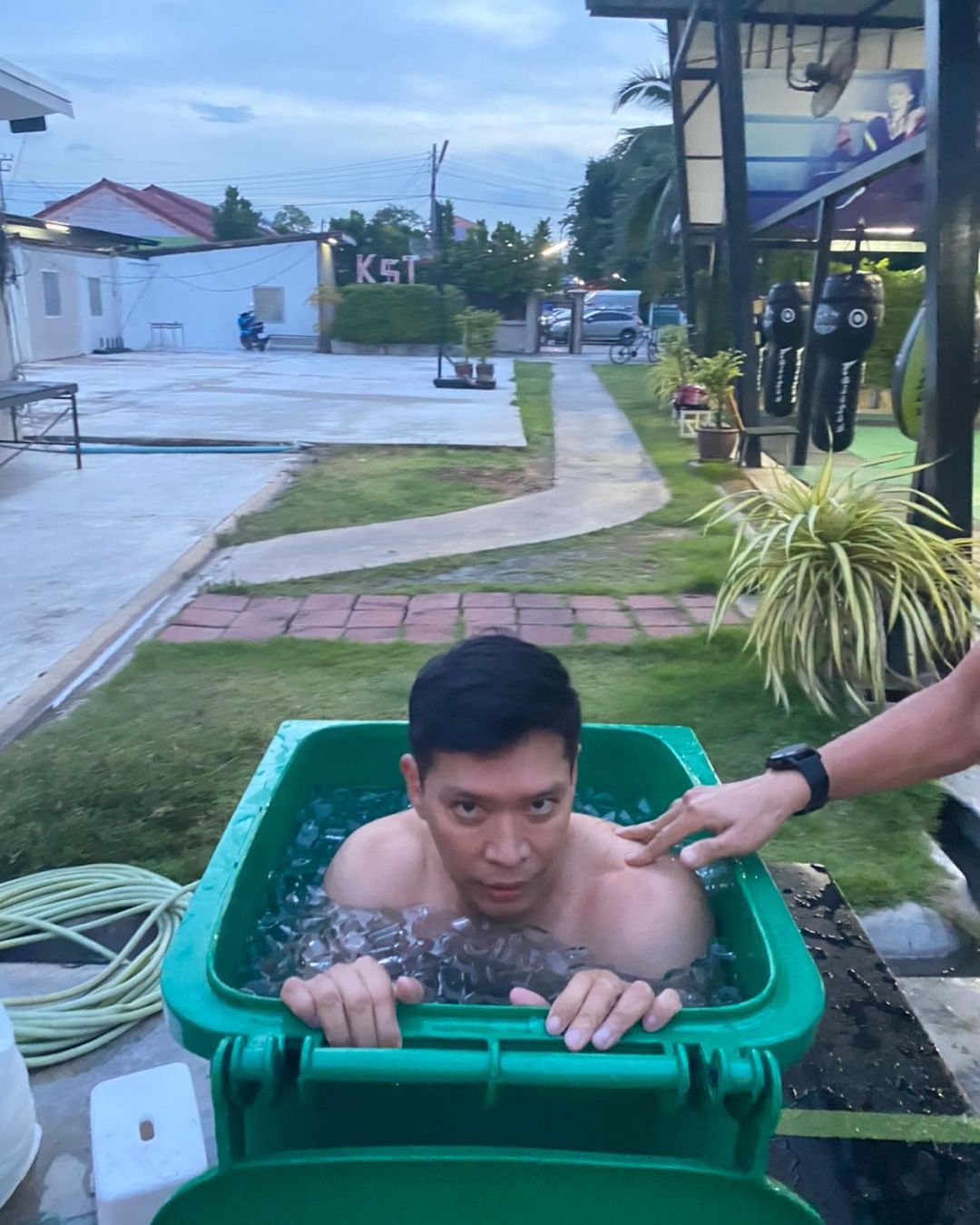 หนุ่ม คงกะพัน