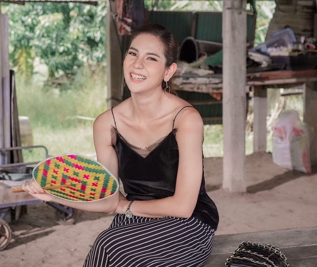 หมิว สิริลภัส