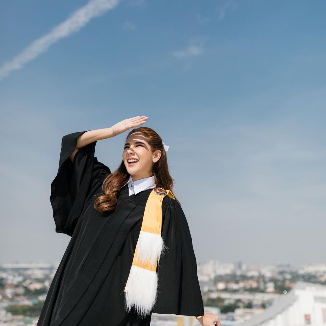 หมิว สิริลภัส