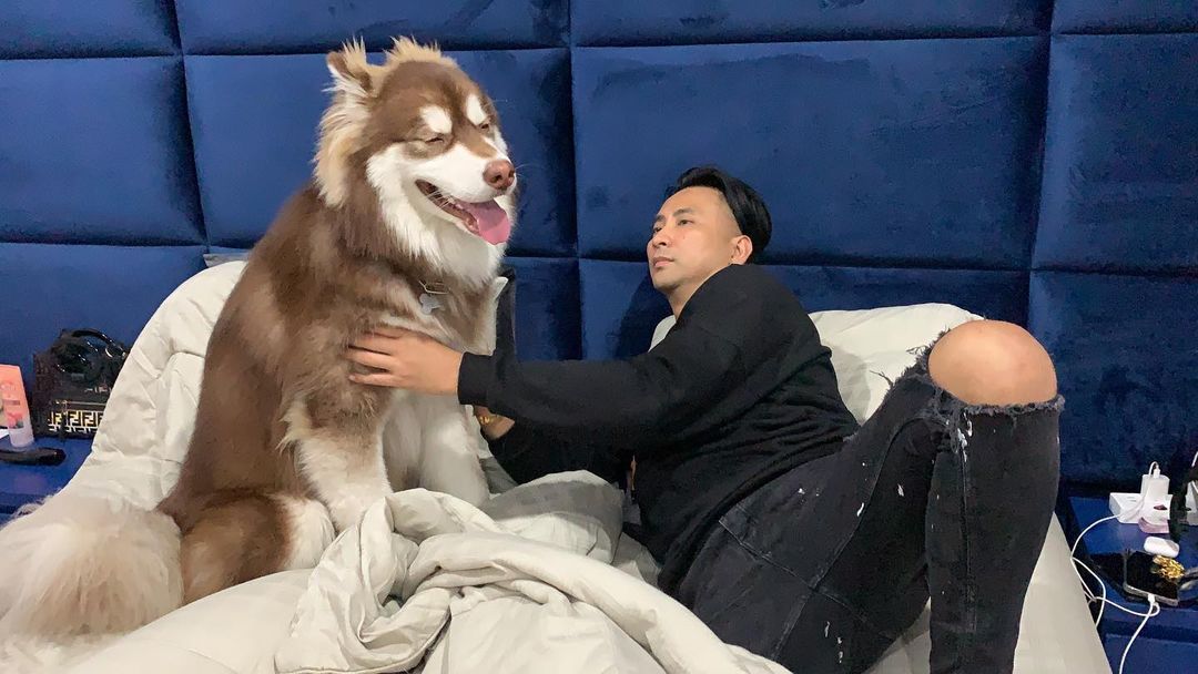 บอล เชิญยิ้ม