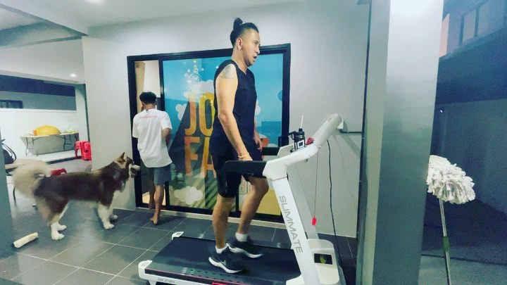 บอล เชิญยิ้ม