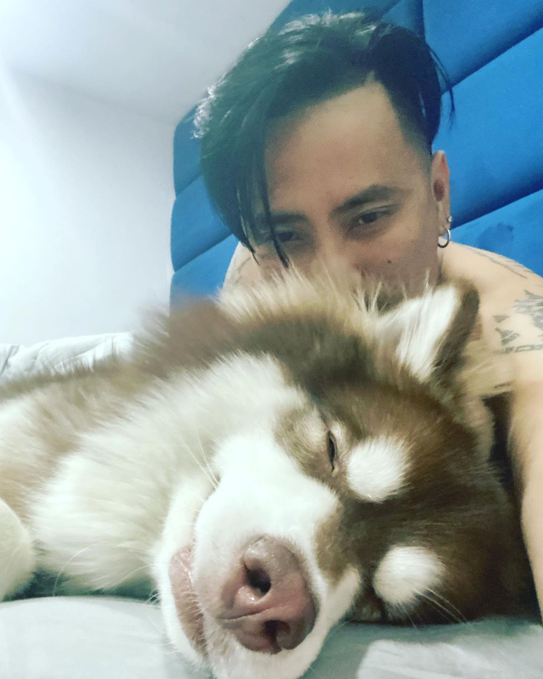 บอล เชิญยิ้ม