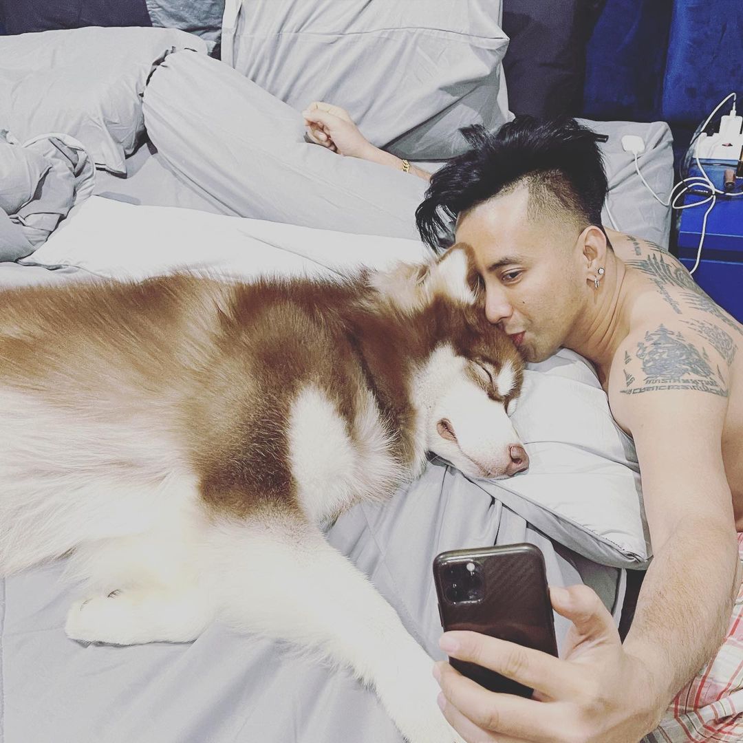 บอล เชิญยิ้ม