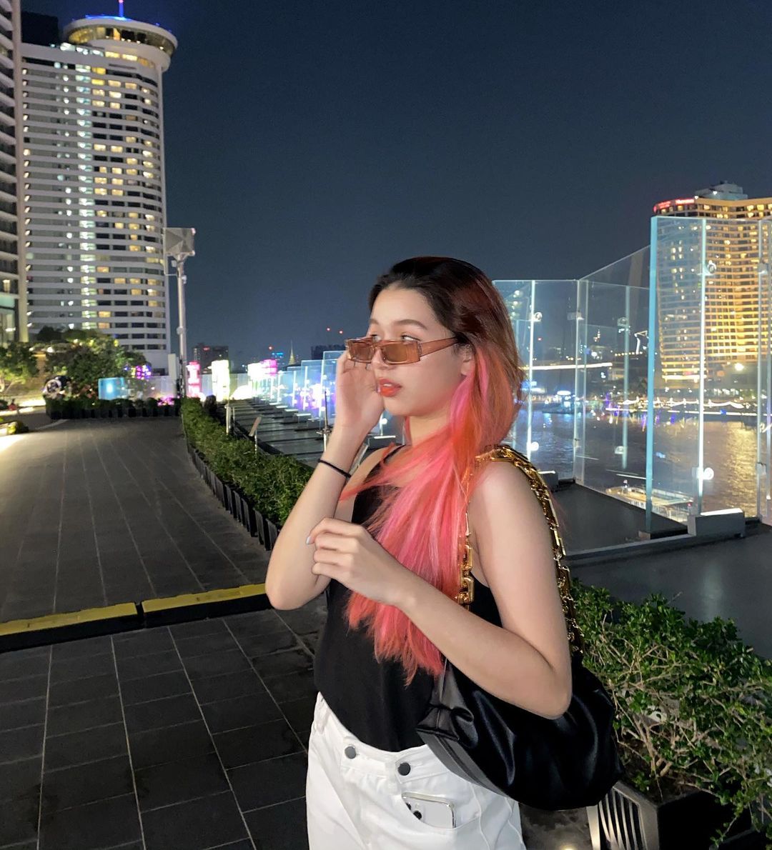 วีวี่ ลูกสาว ต้อม รชนีกร