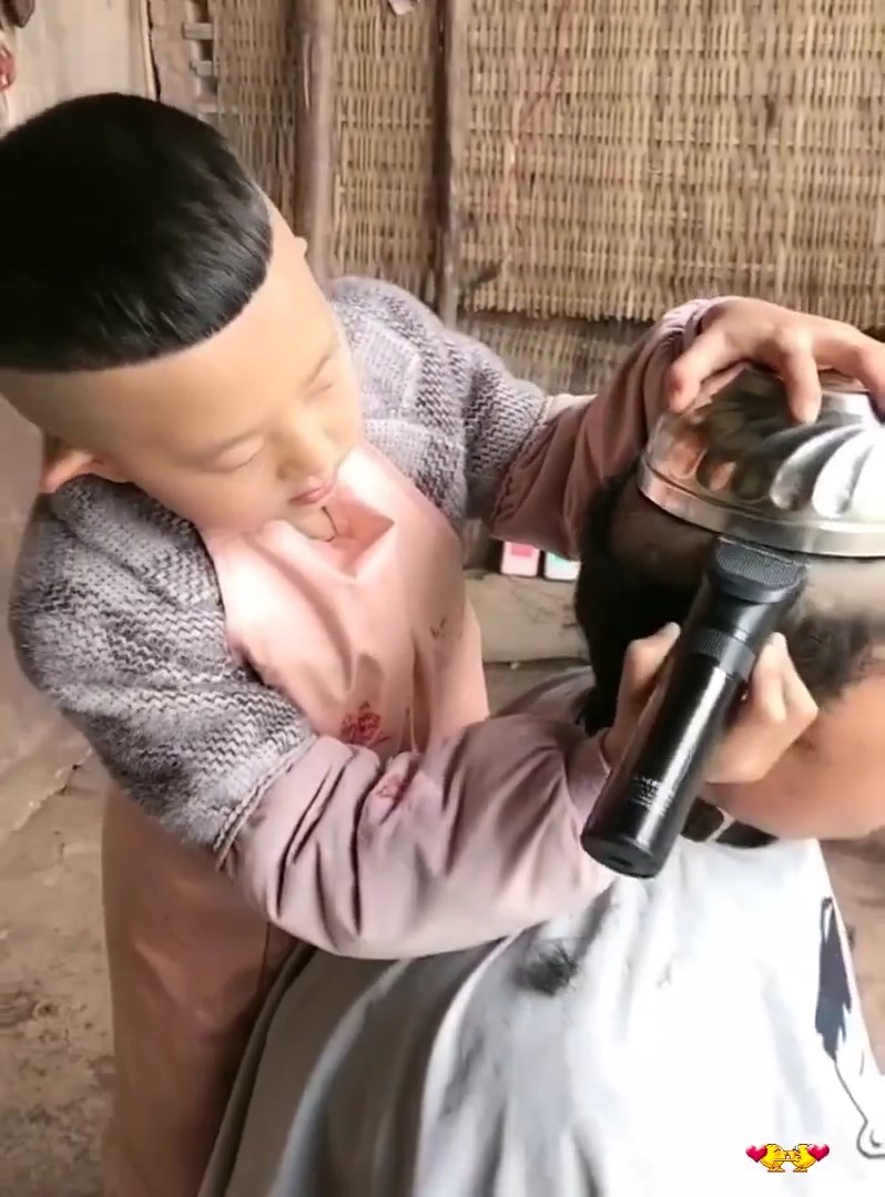 ช่างทำผมฟันน้ำนม