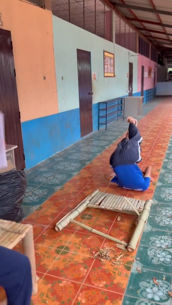 ตรวจงานนักเรียน