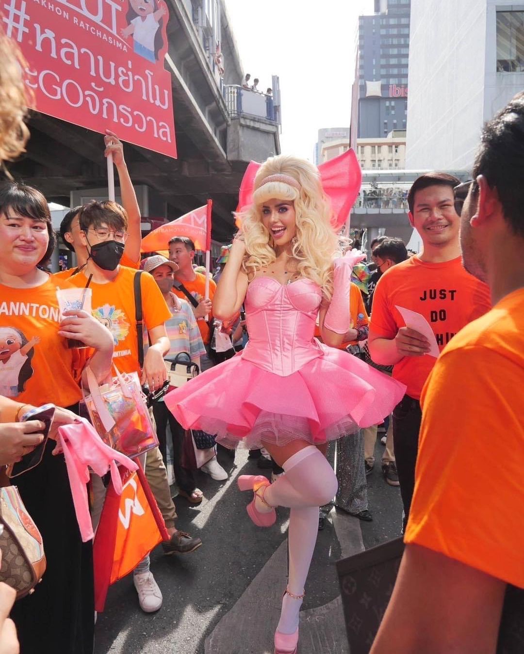 แอนโทเนีย โพซิ้ว