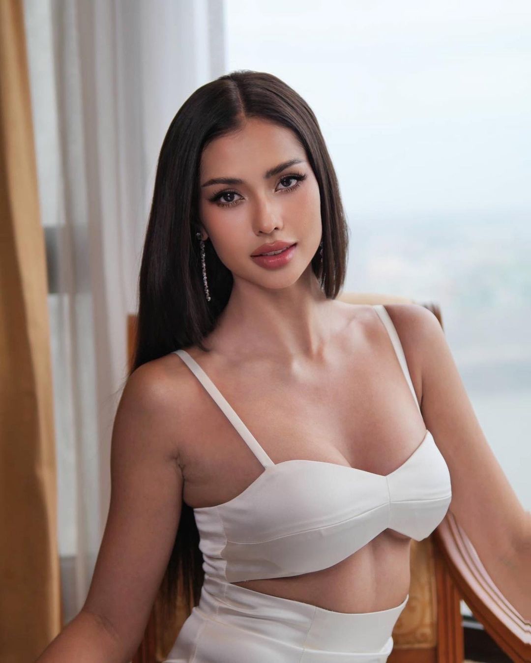 แอนโทเนีย โพซิ้ว