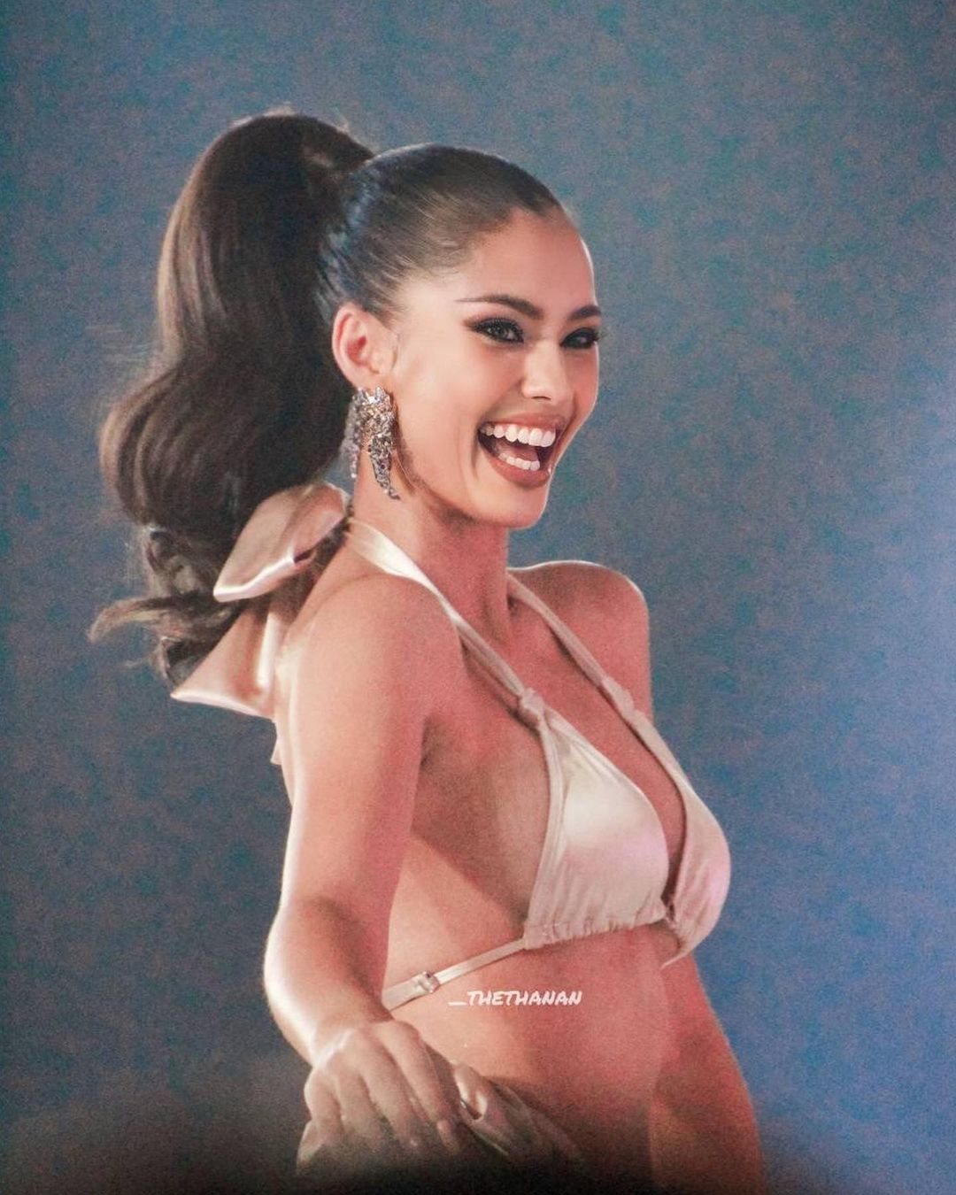 แอนโทเนีย โพซิ้ว