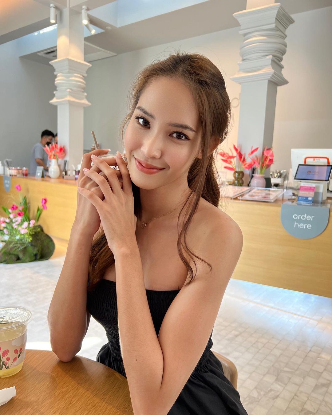 ใบหม่อน กิตติยา