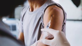 วัคซีน “มะเร็งปากมดลูก” กับเหตุผลที่ “ผู้ชาย” ควรฉีด