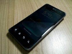 รีวิว LG Optimus 2X: โทรศัพท์แอนดรอยด์พลัง Tegra 2