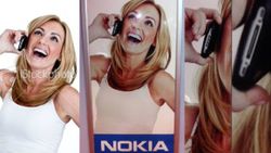 FAIL ได้อีกเมื่อแบนเนอร์ Nokia เอา iPhone มาโปรโมต ส่วนโฆษณา BlackBerry ดันใช้ HTC ซะงั้น!