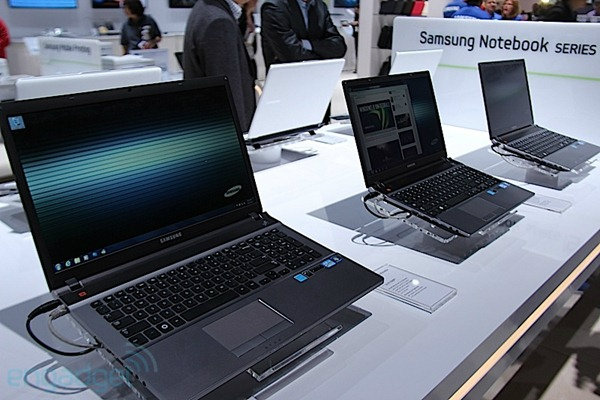 หลังจากเปิดตัวไปแล้ว 2-3 รุ่น ล่าสุด Samsung ได้เปิดเผยรายละเอียดพร้อมทั้งโชว์ตัว notebook ที่ออกแบบมาสำหรับนักเรียน นักศึกษาในชื่อซีรี่ย์ว่า Samsung Series 5 (ดีไซน์ใหม่)