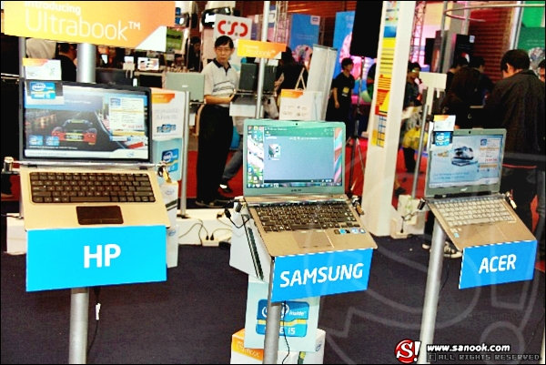 ภาพบรรยากาศในงาน Commart 2012