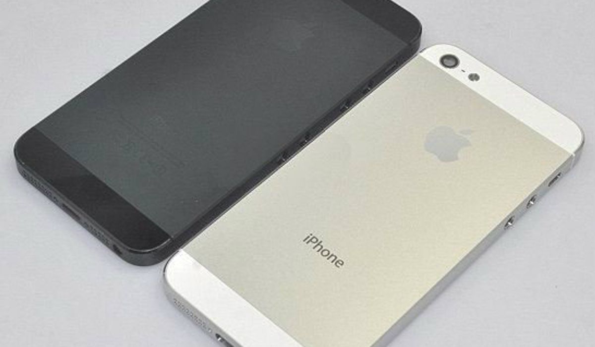 ผู้เชี่ยวชาญเชื่อไม่มี iPhone 5 แต่จะมี...