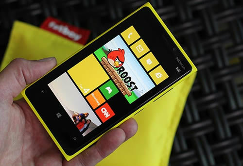 แรงส่งท้ายปี "Nokia Lumia 920" ขายเกลี้ยง 2 ชั่วโมงในจีน