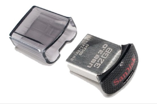 32GB SANDISK ULTRA FIT CZ43 600 01