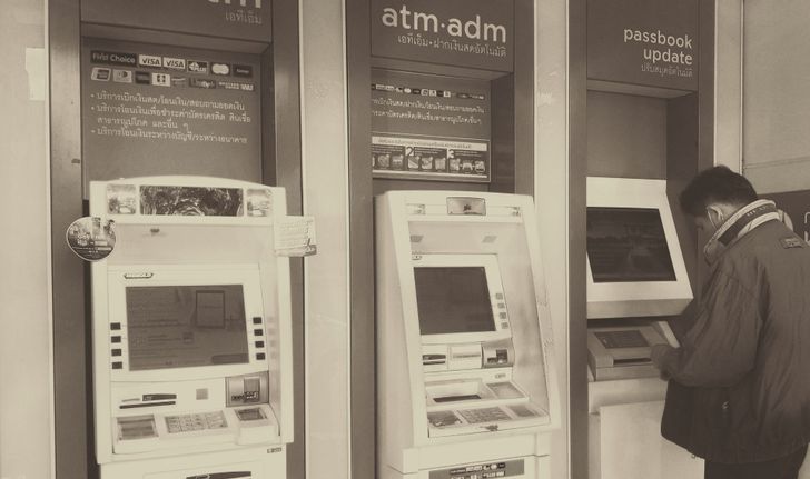 ธนาคารเตรียมถกแบงค์ชาติ หาแนวทางเก็บค่าธรรมเนียมกดเงิน ATM และใช้บริการเคาน์เตอร์