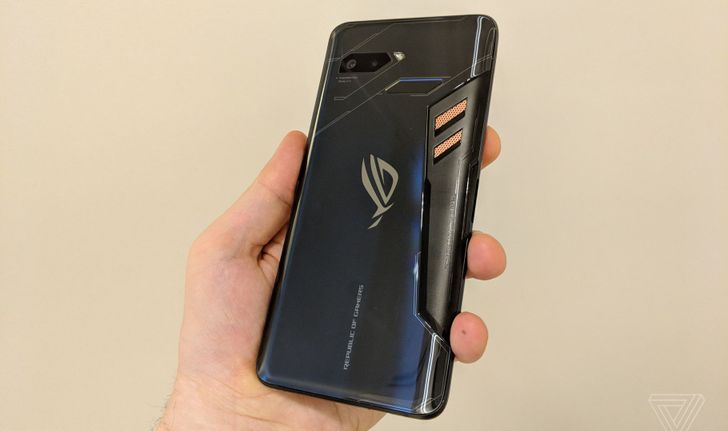 Asus ROG Phone II เป็นสมาร์ตโฟนสำหรับสายเกมตัวจริงเสียงจริง!