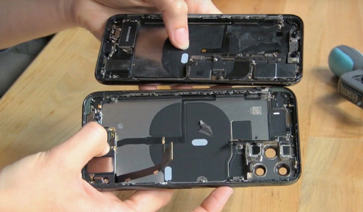 iFixit ไลฟ์แกะ iPhone 11 Pro พบบอร์ดใหม่เล็กใต้แบตเตอรี่ คาดเกี่ยวกับฟีเจอร์ที่ยังไม่ได้เปิด