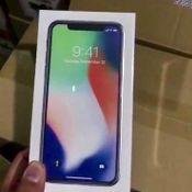 ภาพกล่องและเครื่อง iPhone X