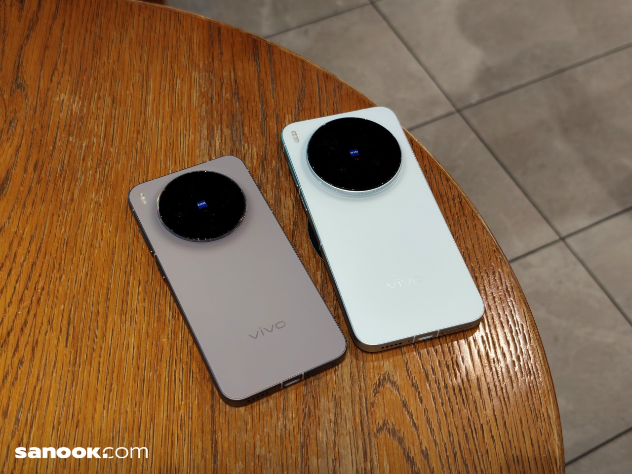 vivo X300 / X300 Pro