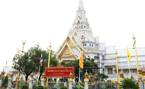 วัดโสธรวรารามวรวิหาร