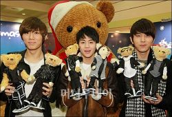 BEAST จางฮยอนซึง ยังโยซอบ ยงจุนฮยอง เยือนงาน Seoul Doll Fair 2010