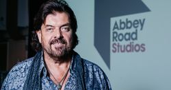 100 ปีจะมีสักคน : Alan Parsons โดย อนุสรณ์ สถิรรัตน์