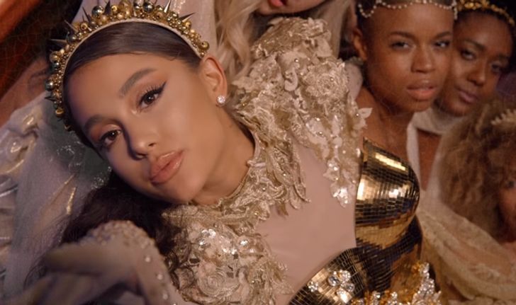 Ariana Grande แปลงกายเป็น “พระเจ้า” ในเอ็มวี “God is a woman”