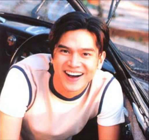 หนุ่ม มอส เต๋า