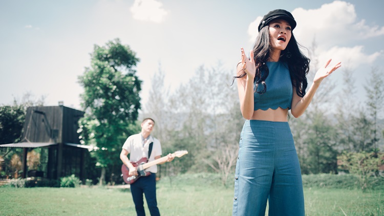 MV เหมือนในวันเก่า - Klear 