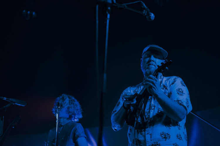 Rhye ชายผู้สะกดทุกคนให้นิ่งงันด้วยทุกสรรพเสียงบนเวที