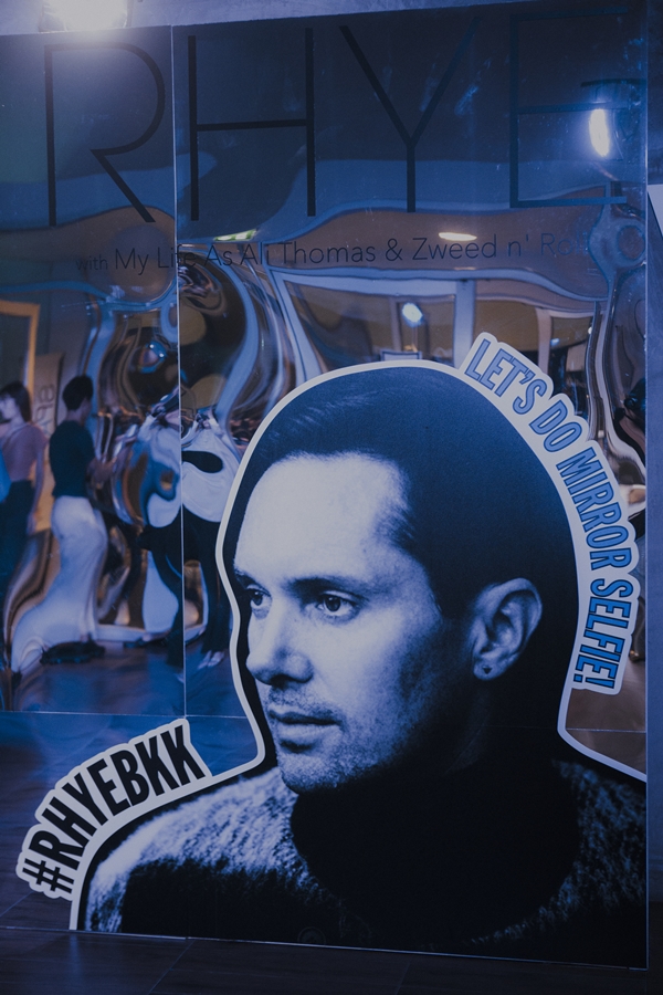 Rhye ชายผู้สะกดทุกคนให้นิ่งงันด้วยทุกสรรพเสียงบนเวที