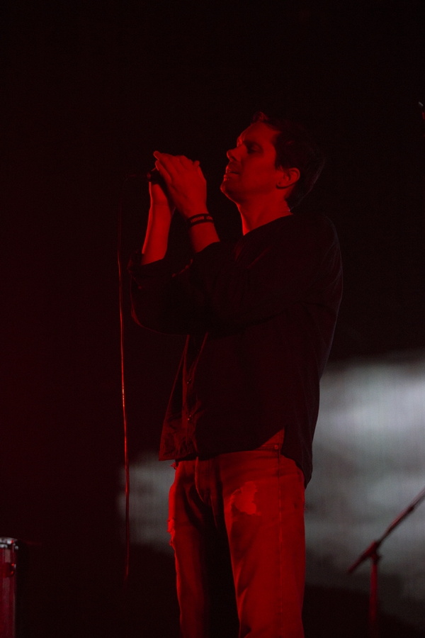 Rhye ชายผู้สะกดทุกคนให้นิ่งงันด้วยทุกสรรพเสียงบนเวที