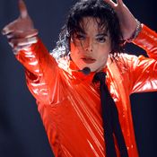 จาก 5 เพลงดังของ “Michael Jackson” สู่ “Diamonds are Invincible” ฝีมือ “Mark Ronson”