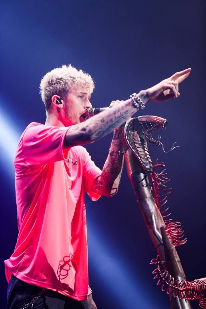 Machine Gun Kelly : HOTEL DIABLO WORLD TOUR