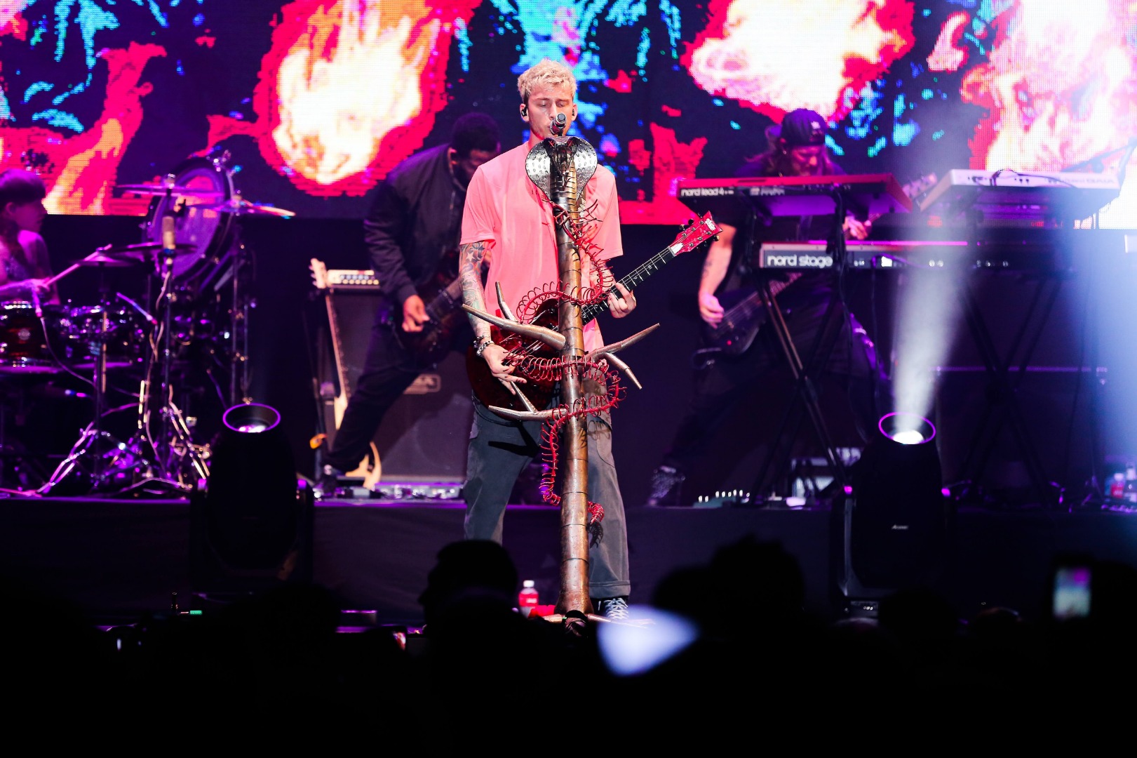 Machine Gun Kelly : HOTEL DIABLO WORLD TOUR