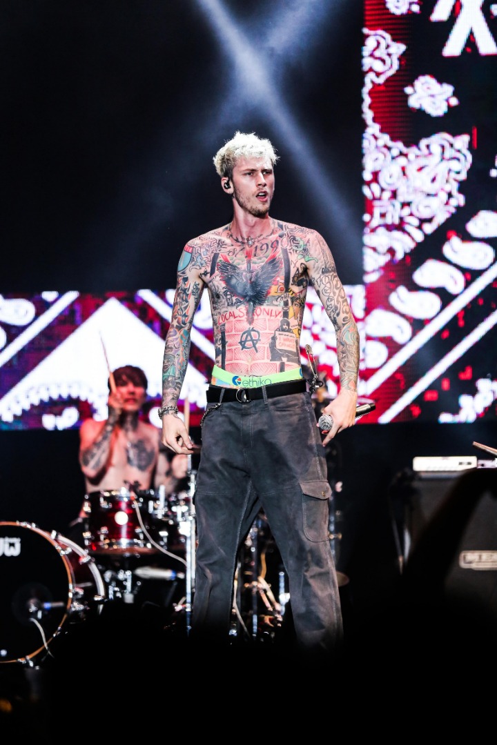Machine Gun Kelly : HOTEL DIABLO WORLD TOUR