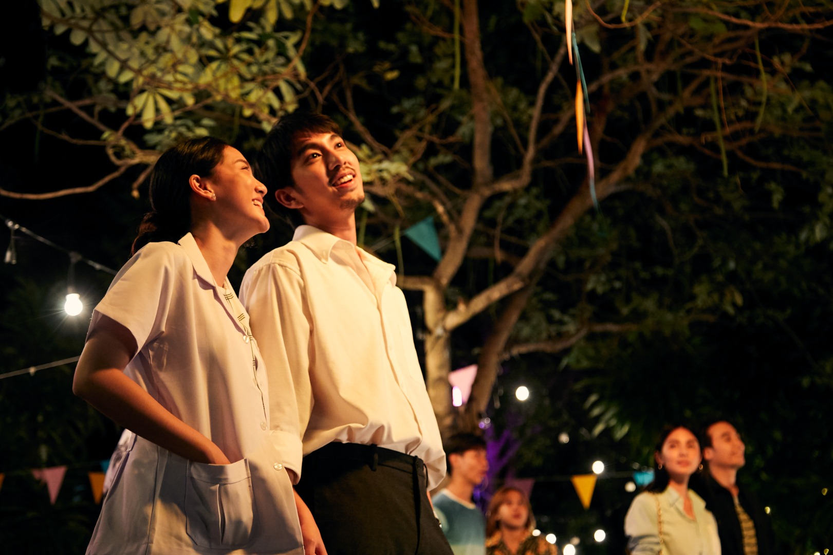 นักแสดงเอ็มวี ดวงใจ 