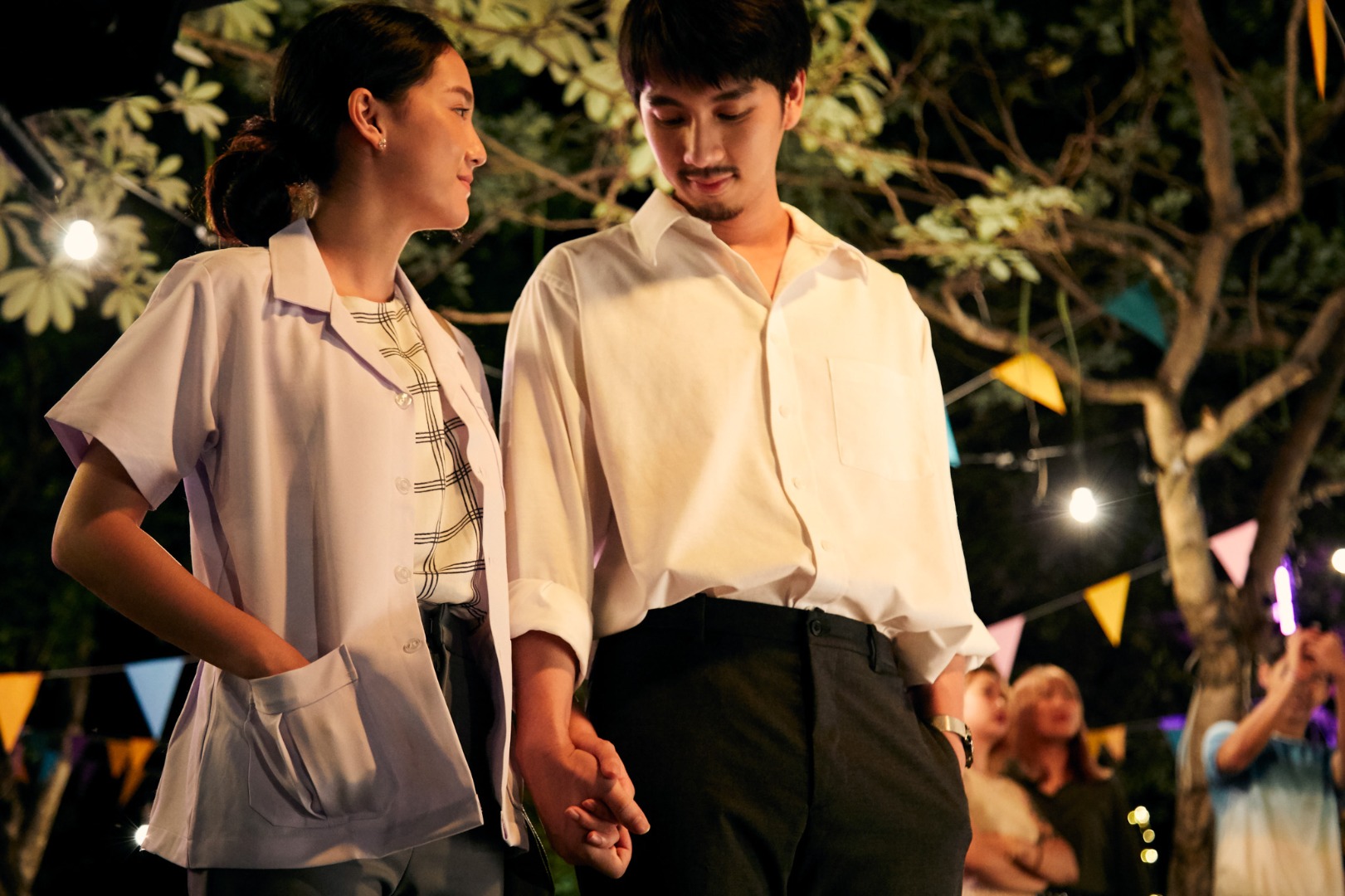 นักแสดงเอ็มวี ดวงใจ 